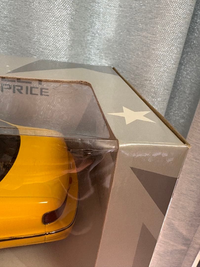 UT models 1/18 シボレー カプリス NYC タクシー 未開封