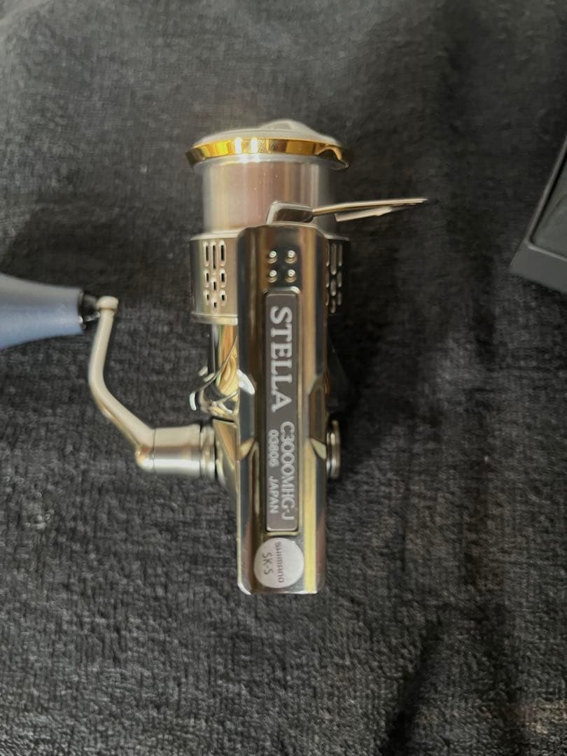 シマノ18ステラC3000MHG 超美品 DRTノブ