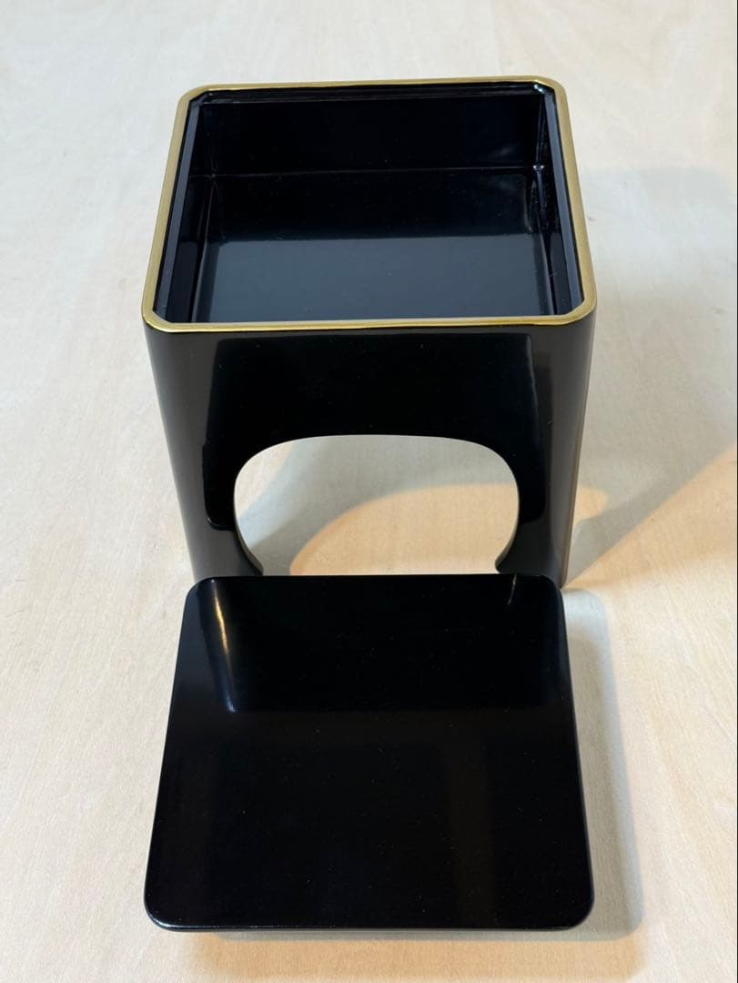 錫製三ツ重盃と黒塗の盃台のセット