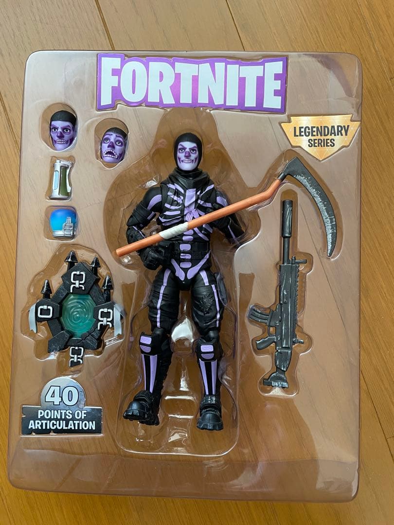 ゲームキャラクター FORTNITE SKULL TROOPER (Purple Glow)