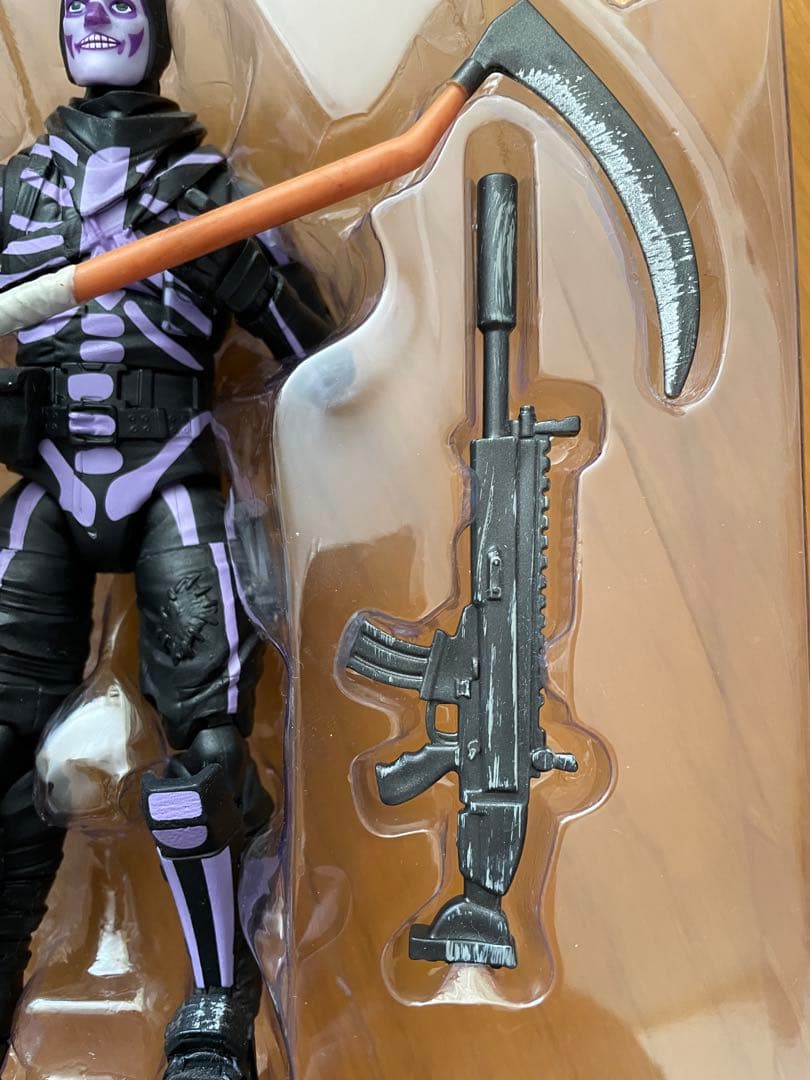 ゲームキャラクター FORTNITE SKULL TROOPER (Purple Glow)