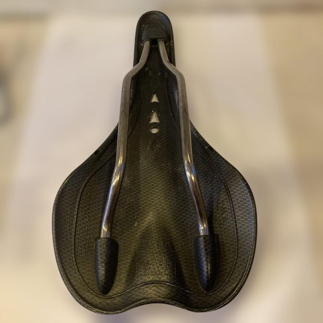 セライタリアSLRカーボンサドル