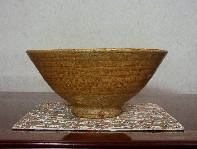 三朝焼　森田無想作　伊羅保　茶碗　共箱　古物。