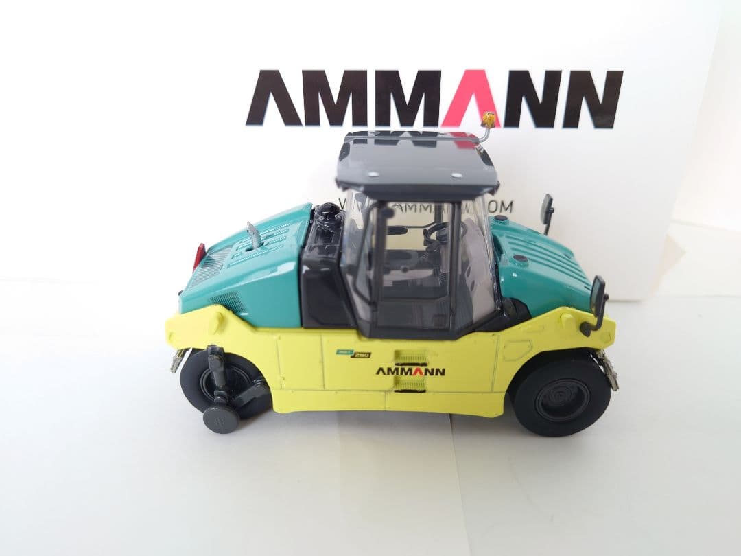 AMMANN ロードローラー　1/50 ART280