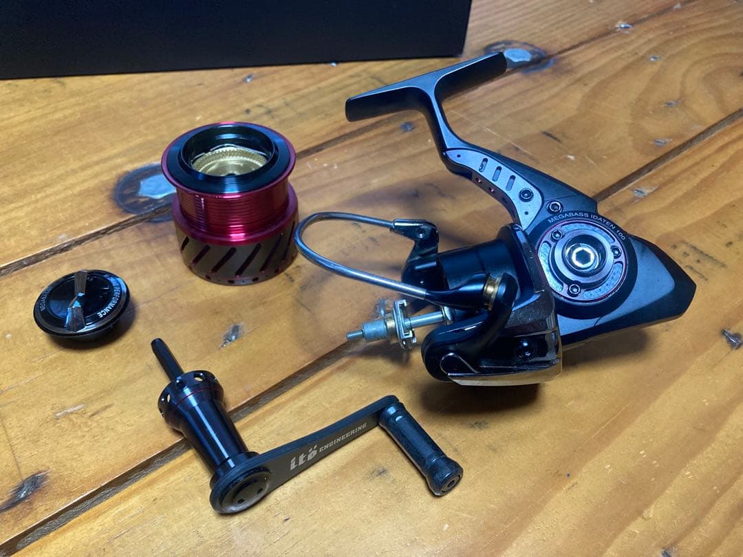 リール Megabass IDATEN 100