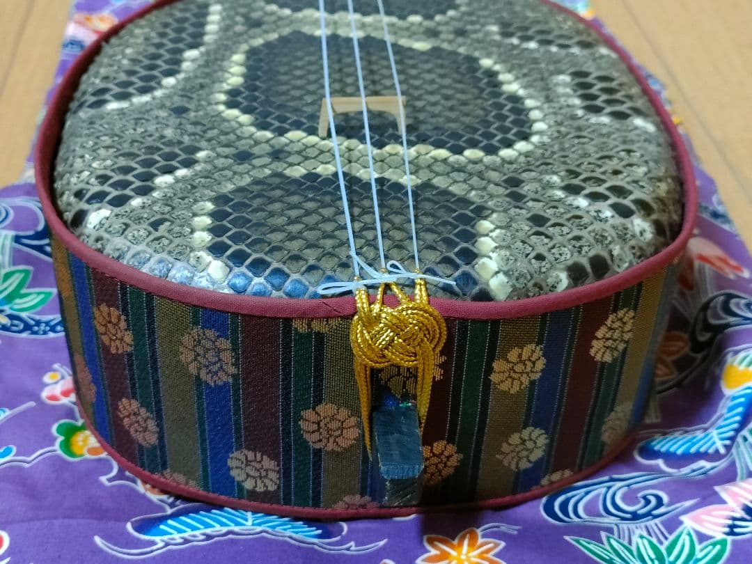 真壁型 ボルドー沖縄三線セット 両面本皮強化二重張り 琉球 三味線