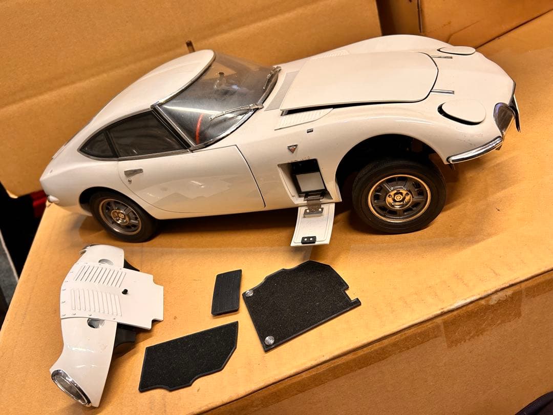 デアゴスティーニ 1/10 トヨタ 2000GT ホワイト 車体　現状品