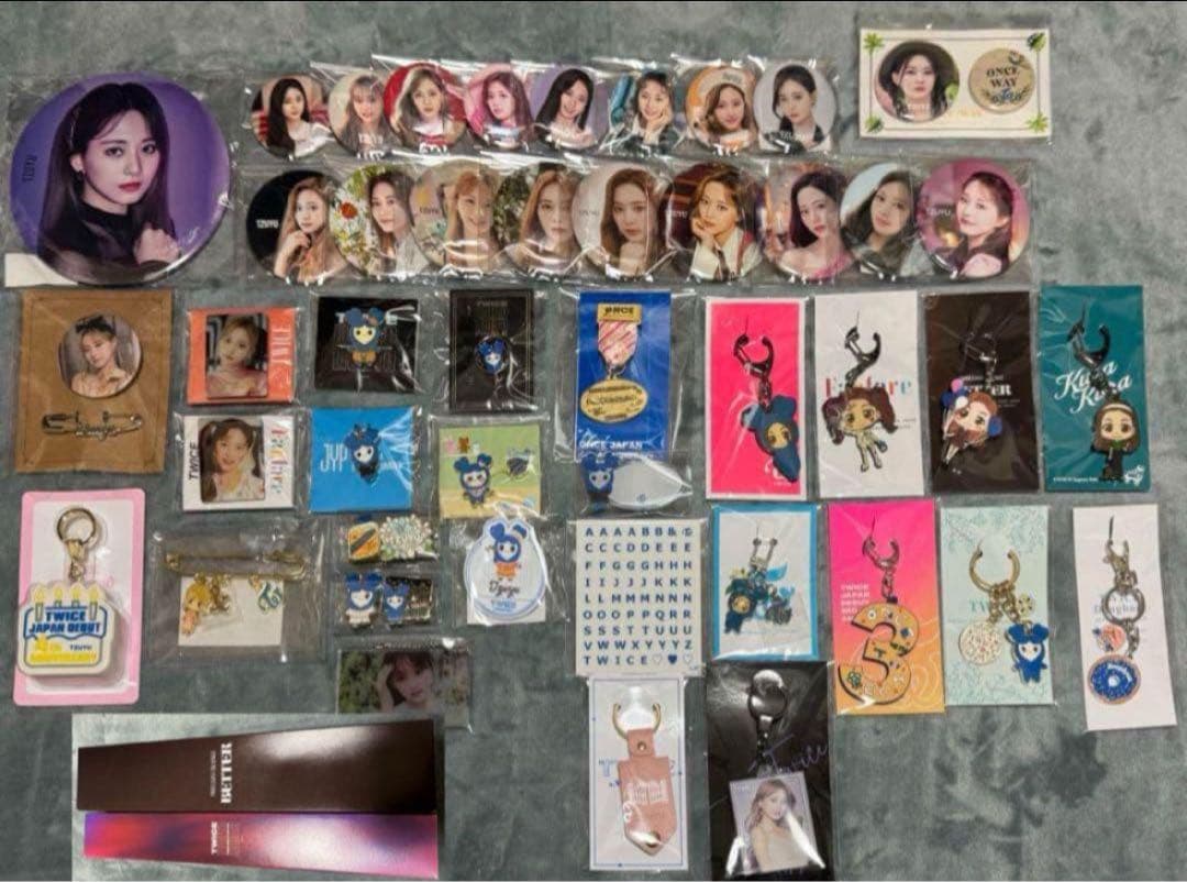 TWICE ツウィ トレカ 缶バッチ ラントレ キーホルダー