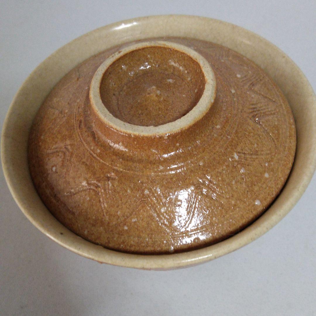 萩焼きの蓋付きお茶碗です。