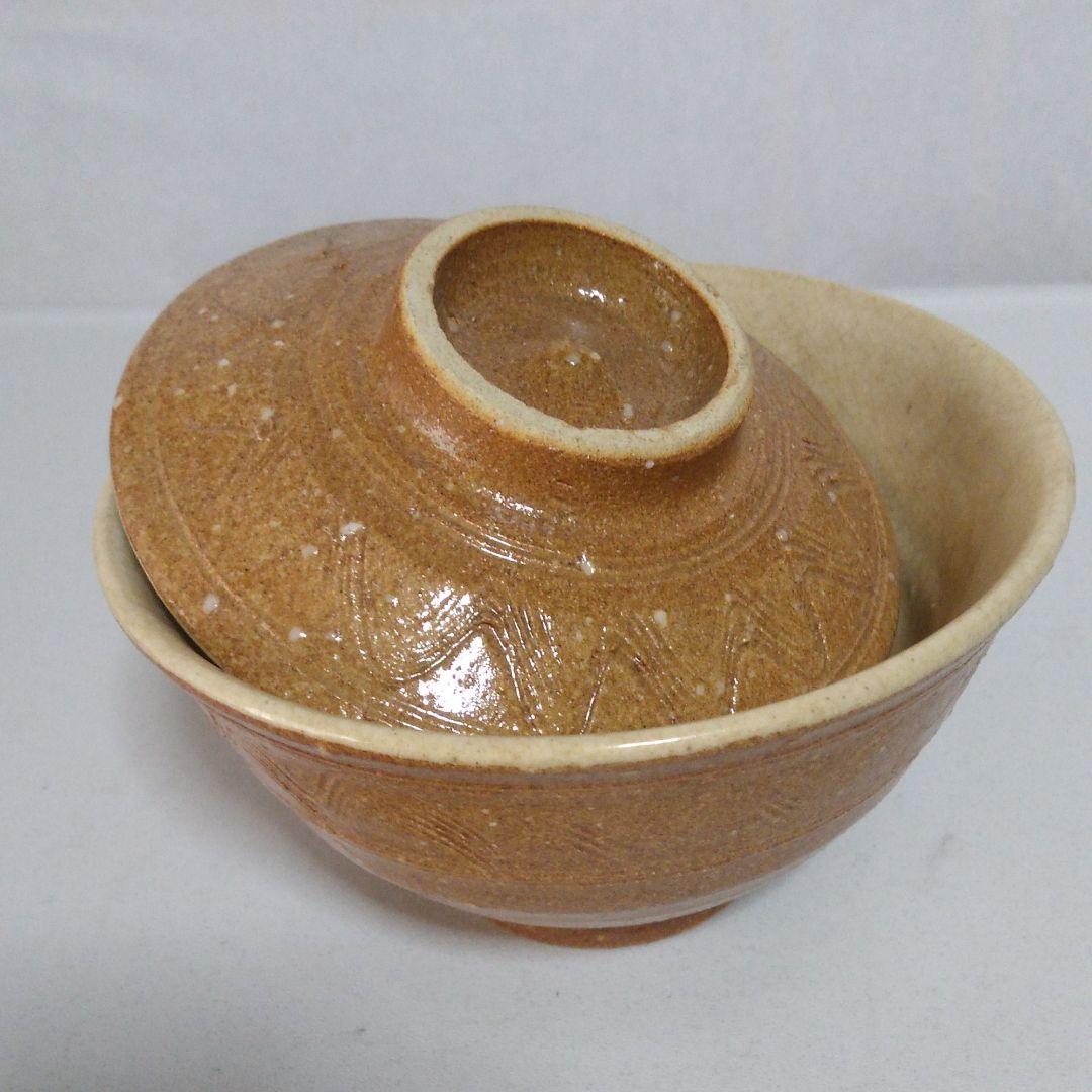 萩焼きの蓋付きお茶碗です。