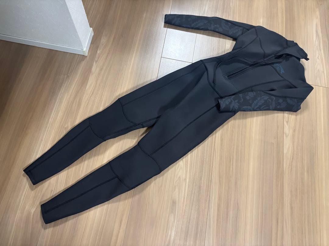 ★送料無料★お洒落　ビラボン　フルスーツ　ウエットスーツ　サーフィン　可愛い