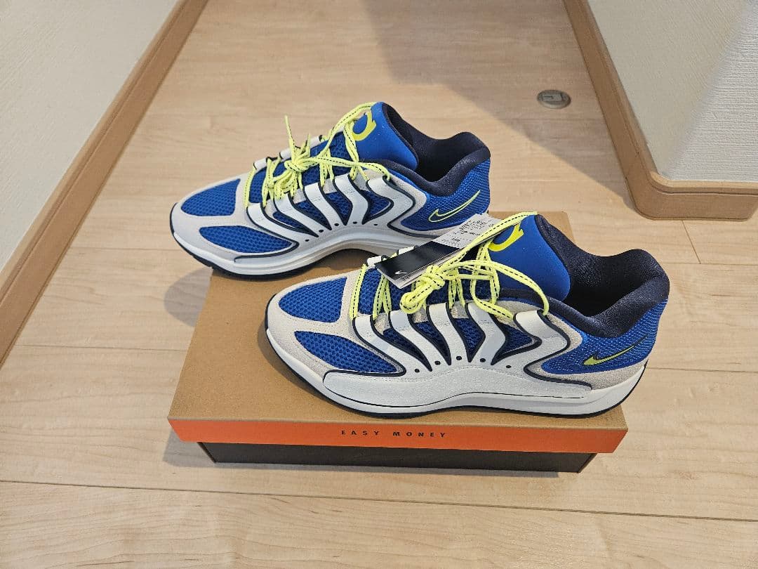 NIKE　KD18EP　バスケットボールシューズ ホワイト/ブルー/イエロー