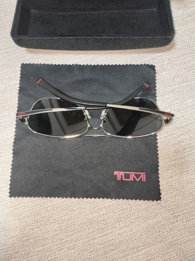 TUMI サングラス チタンフレーム UV保護 11-0004 Stylish