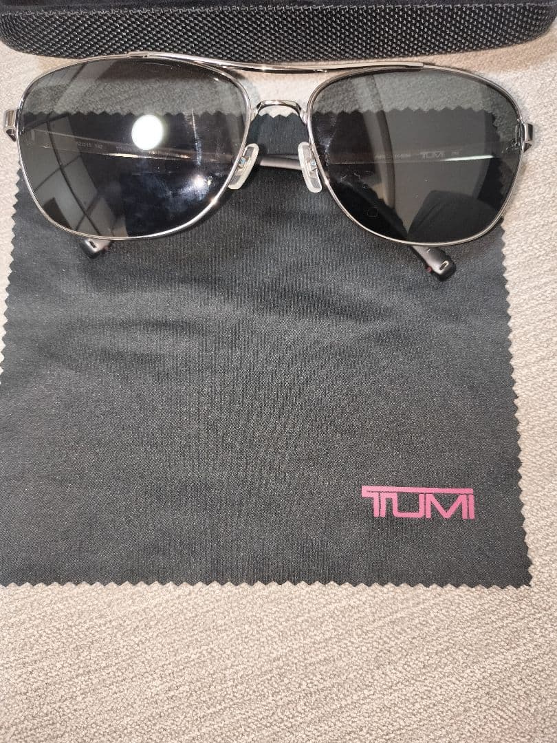 TUMI サングラス チタンフレーム UV保護 11-0004 Stylish