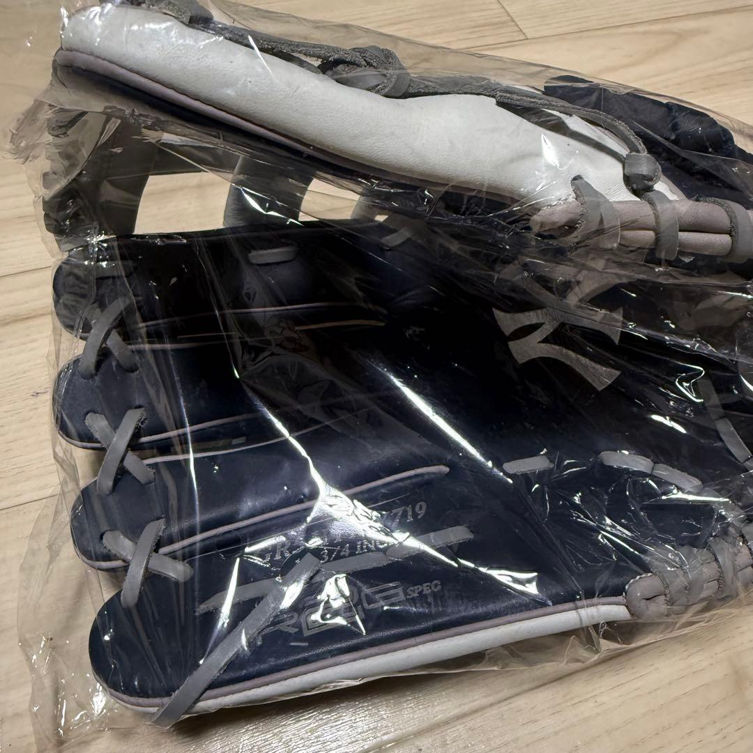 新品　Rawlings NYヤンキース 外野手用　野球グラブ　左投げ用