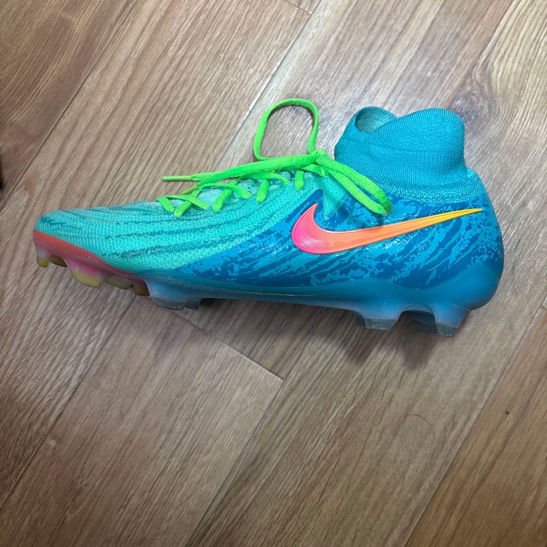 Nike サッカースパイク ファントン