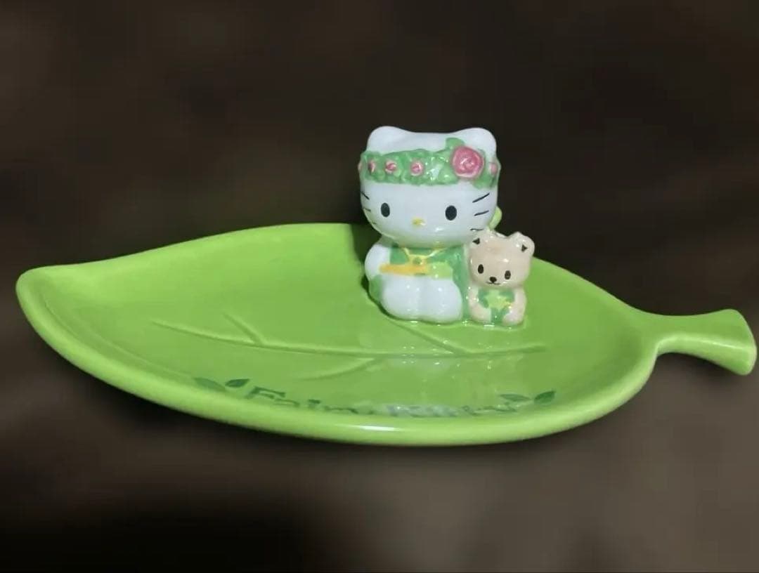 サンリオ、フェアリーキティ ☆陶器製小物入れ葉っぱ型☆激レア！