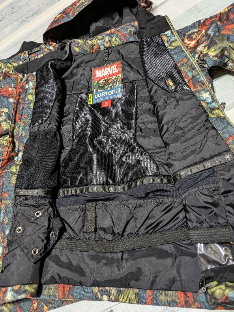 BURTON×MARVELコラボ スノーボードスノボースキーウェア　サイズ130