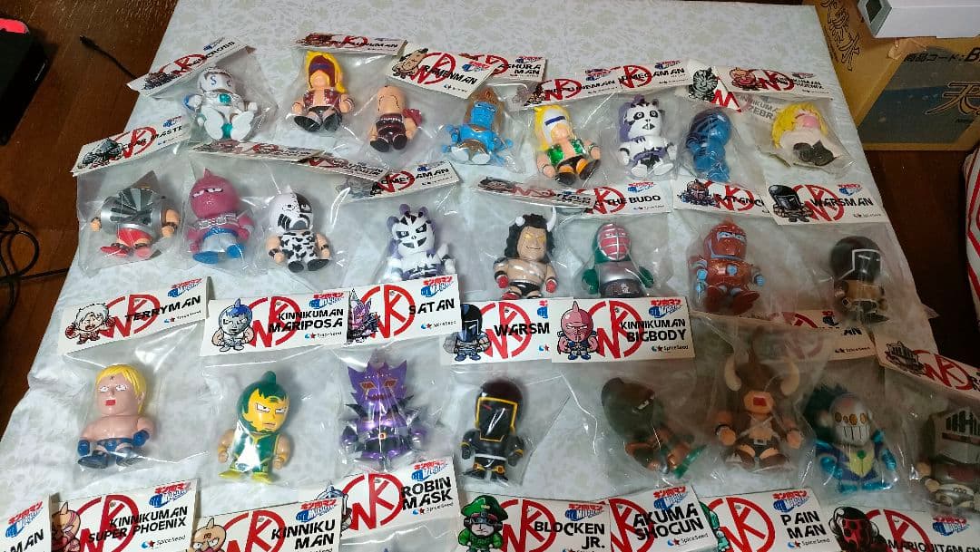 ロ*ン様 スパイスシードキン肉マンマッスルショット49体まとめ売り　マグネット4