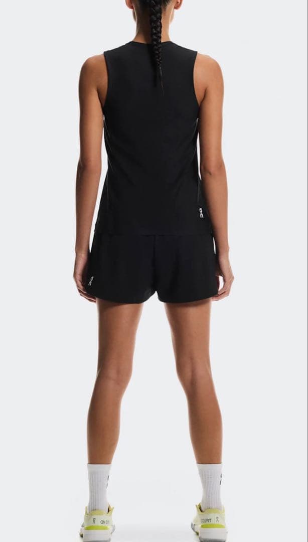 【新品】on テニスLサイズ コートショーツ イガ シフィオンテク 全豪オープン