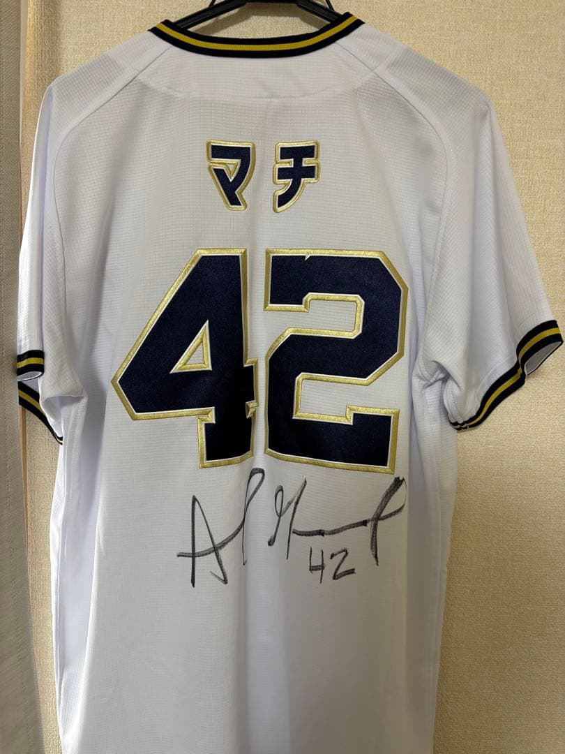 オリックスバファローズ　マチャド選手おりっこデー直筆サインユニフォームLサイズ