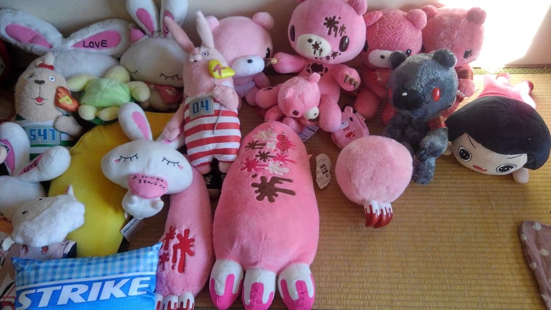 大量フィギュア・ぬいぐるみ　全部セットにて