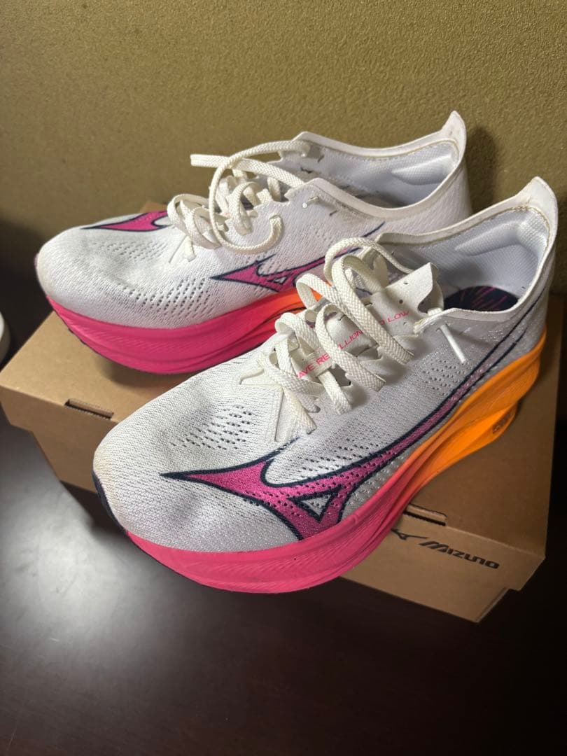 ミズノ　ウェーブリベリオンプロ　ロー　LOW 25.5 未使用品