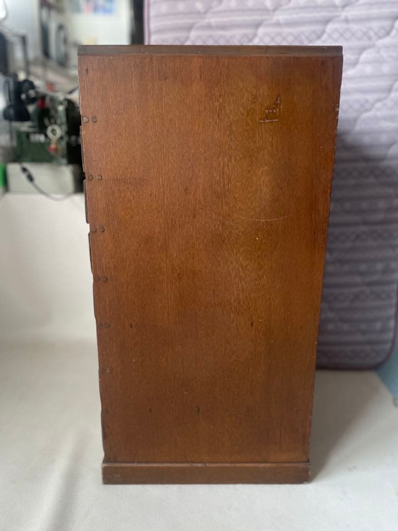 天然木 書類棚 古い ガラス製 摘み 小引き出し 8杯 小ぶり レターケース