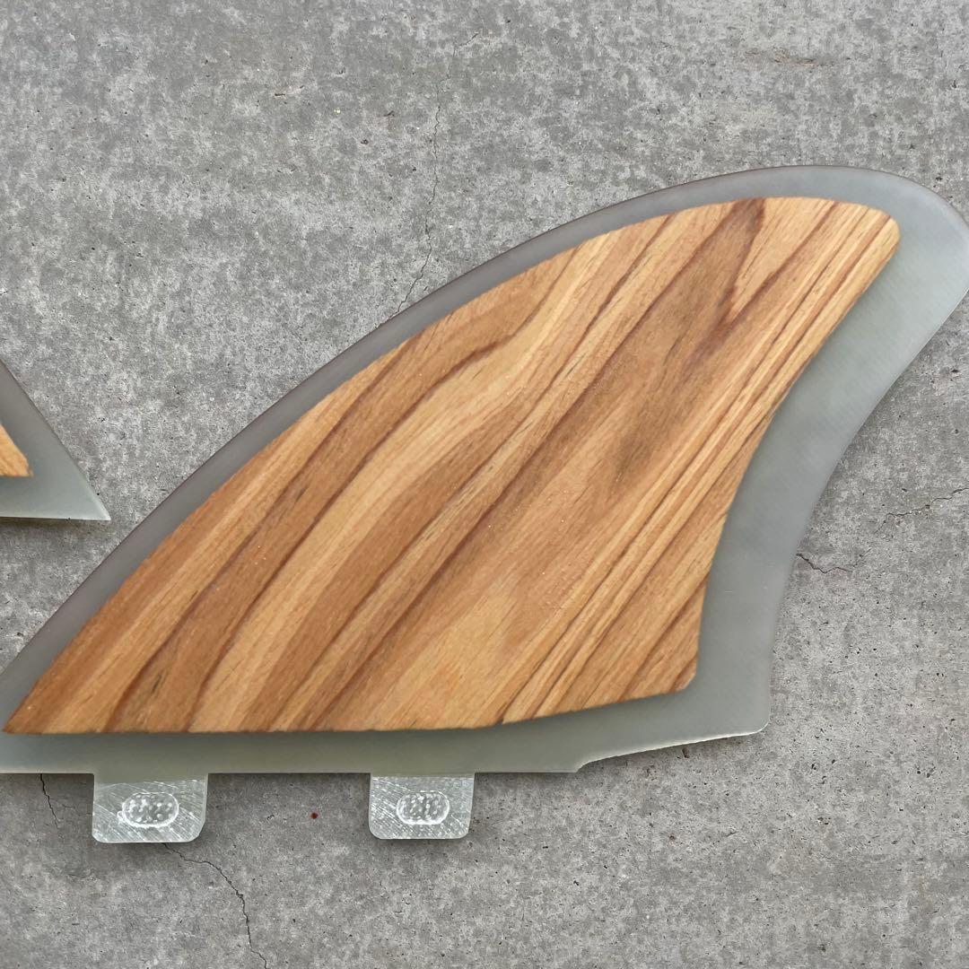 キールフィン　サーフィン　FCS フィッシュ　ツインフィン　ショートボード