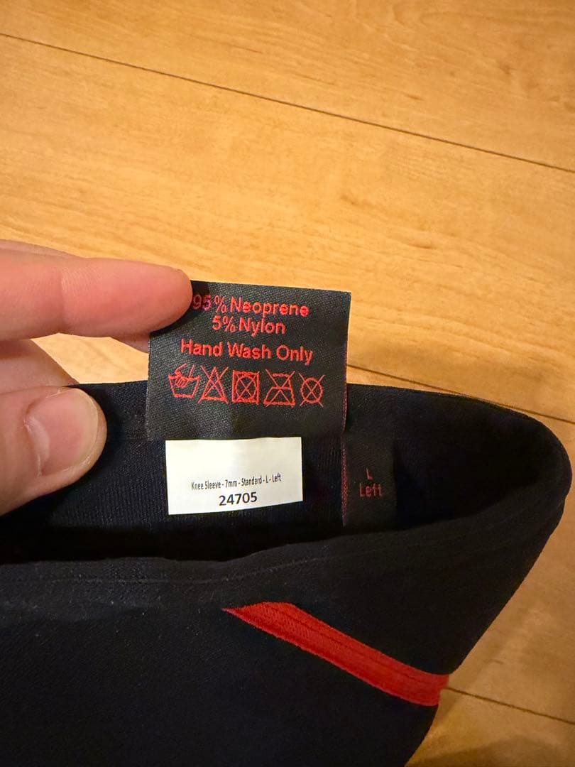 SBD ネオプレン ニースリーブ　ブラック/レッド