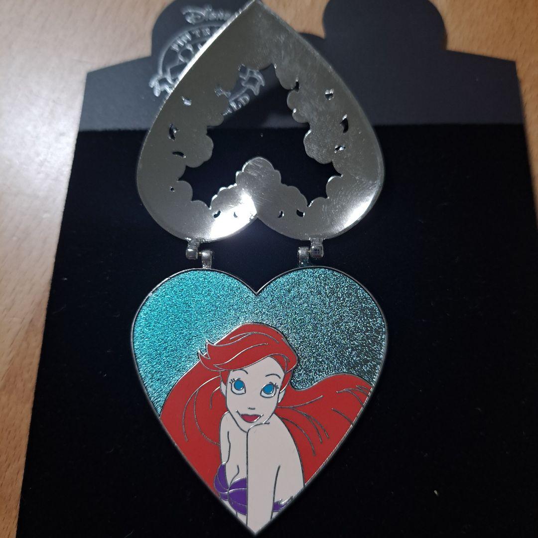 ディズニー　リトルマーメイド　アリエル　開閉式　ビジューピンバッジ　LE 300