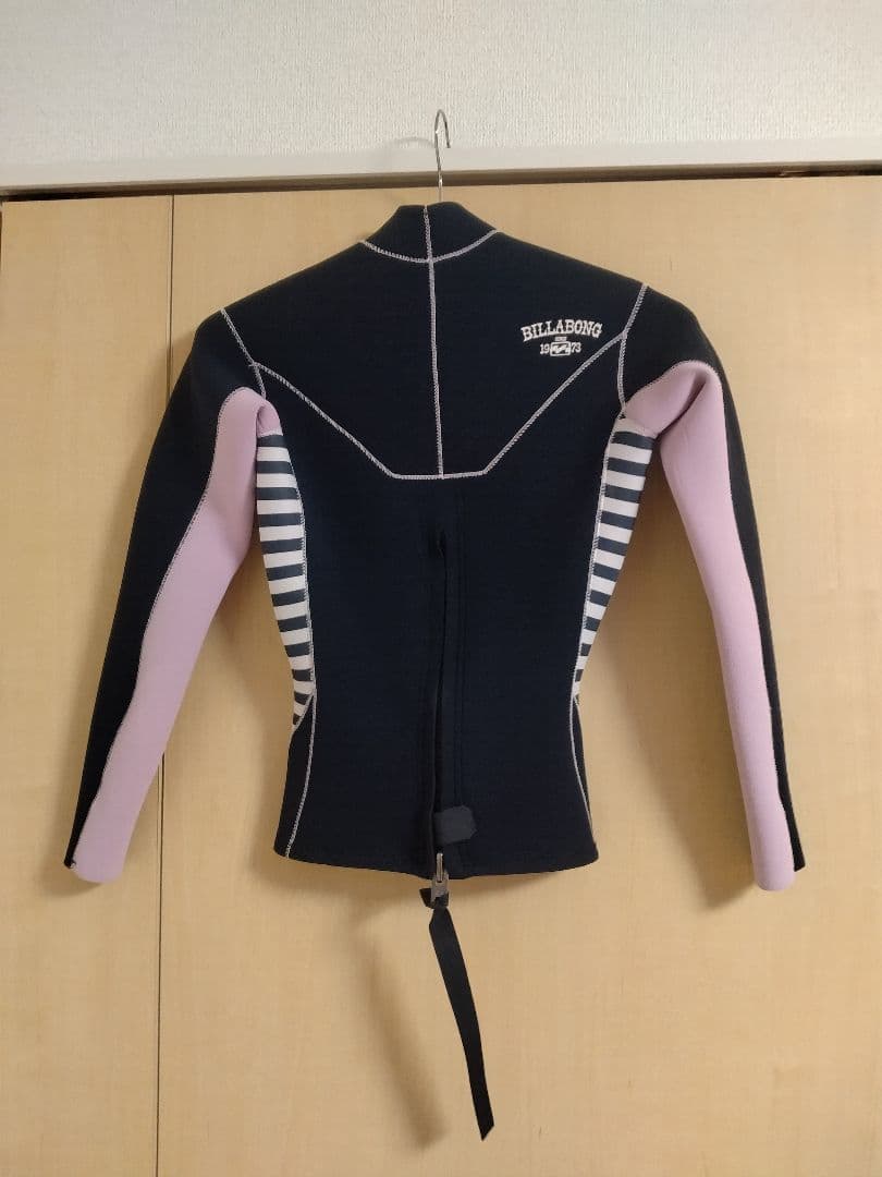 地域ねこ　ビラボン　　タッパー　　М