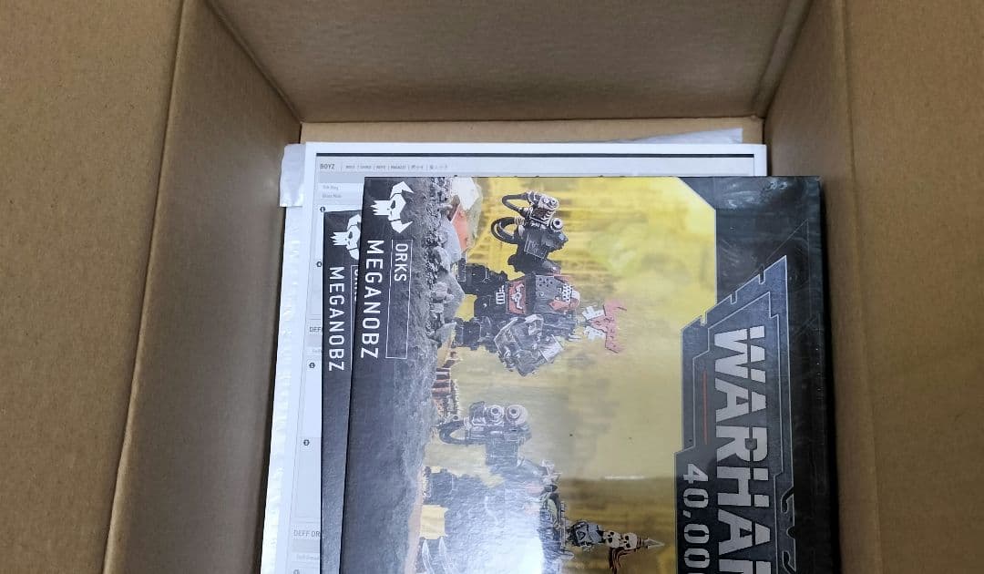 WH40Kオルク　ウォーボス（メガアーマー装備）とコンパト説明書とメガノブ2箱