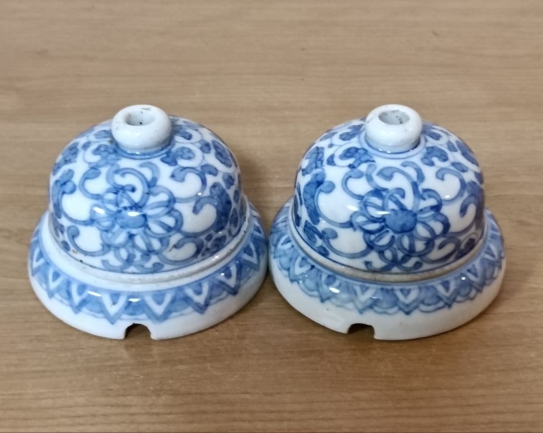 伊万里焼染付唐草文碍子 2個　ローゼット　がいし　アンティーク