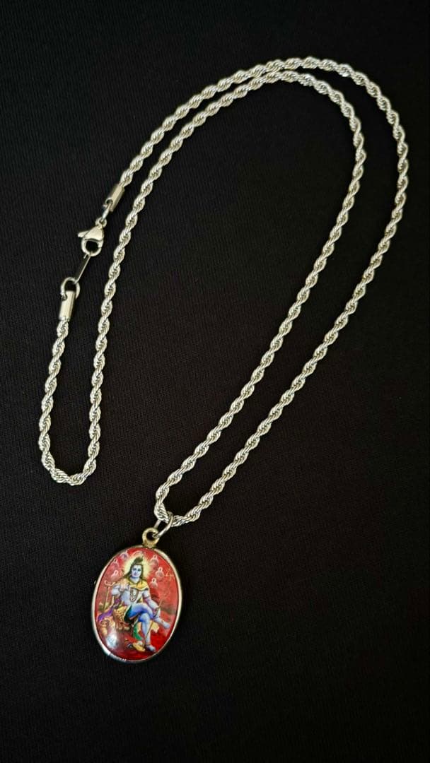 【完売品／現品限り】藤井風さん　オームペンダント シヴァ神〈レッド〉