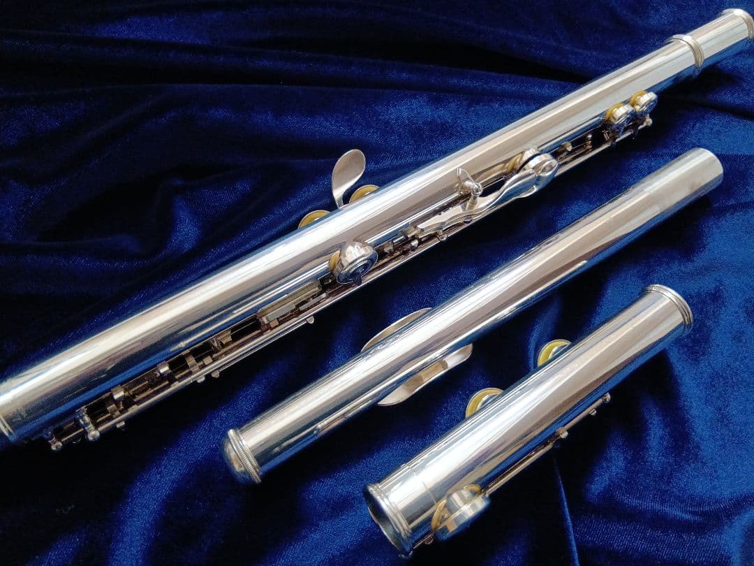 ♦美品♦現行モデル【頭部管銀製】ヤマハフルート YFL312