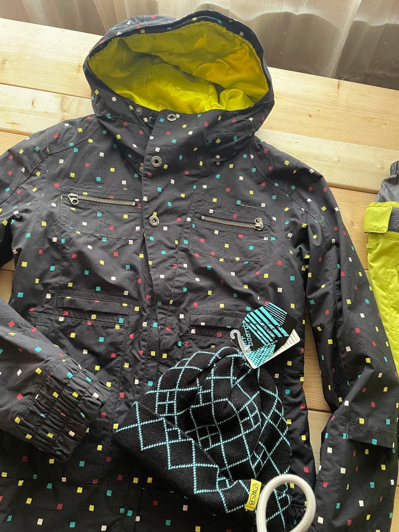 Burtonトップス＆Ｏｐボトムス【Ｍ～L】上下美品セット＋オマケ付き