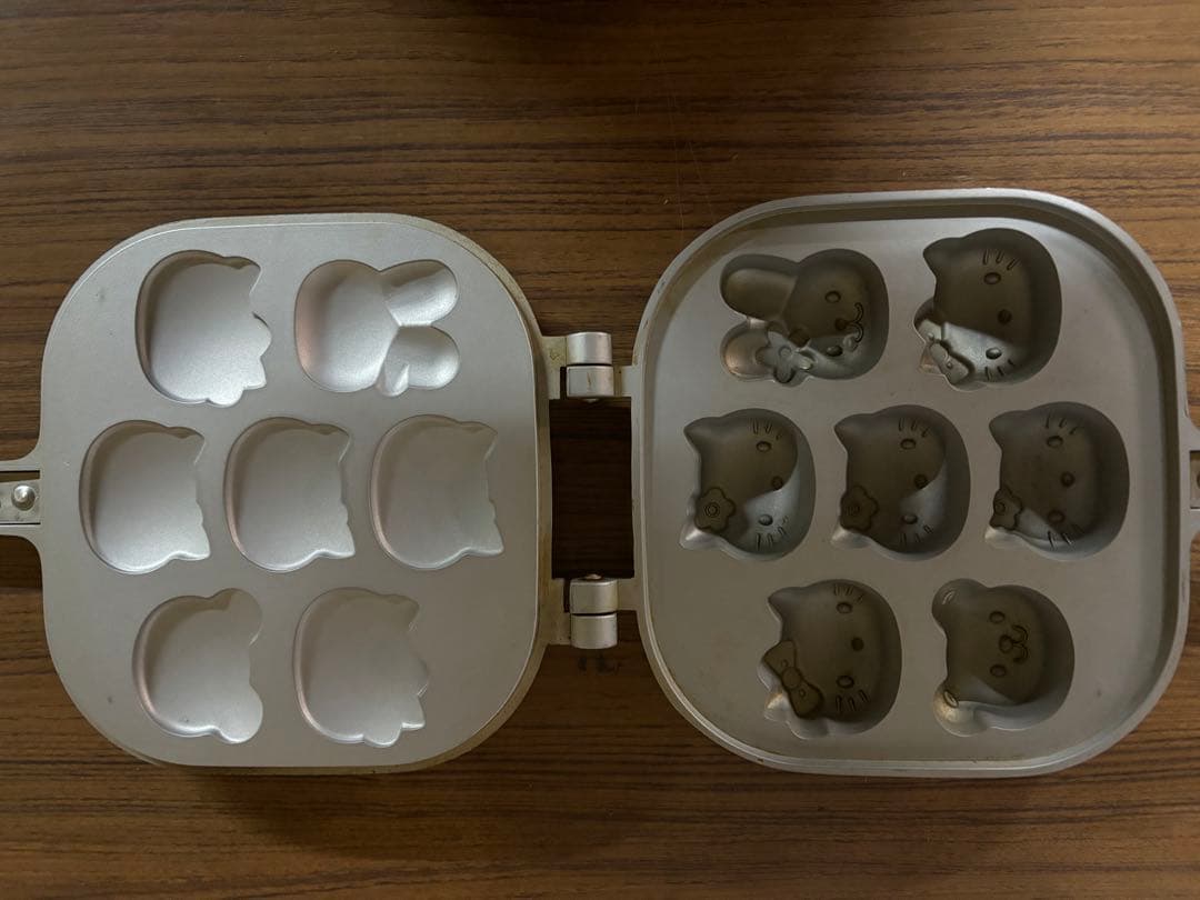 ハローキティ 焼き型 7個分 アルミ製　レア