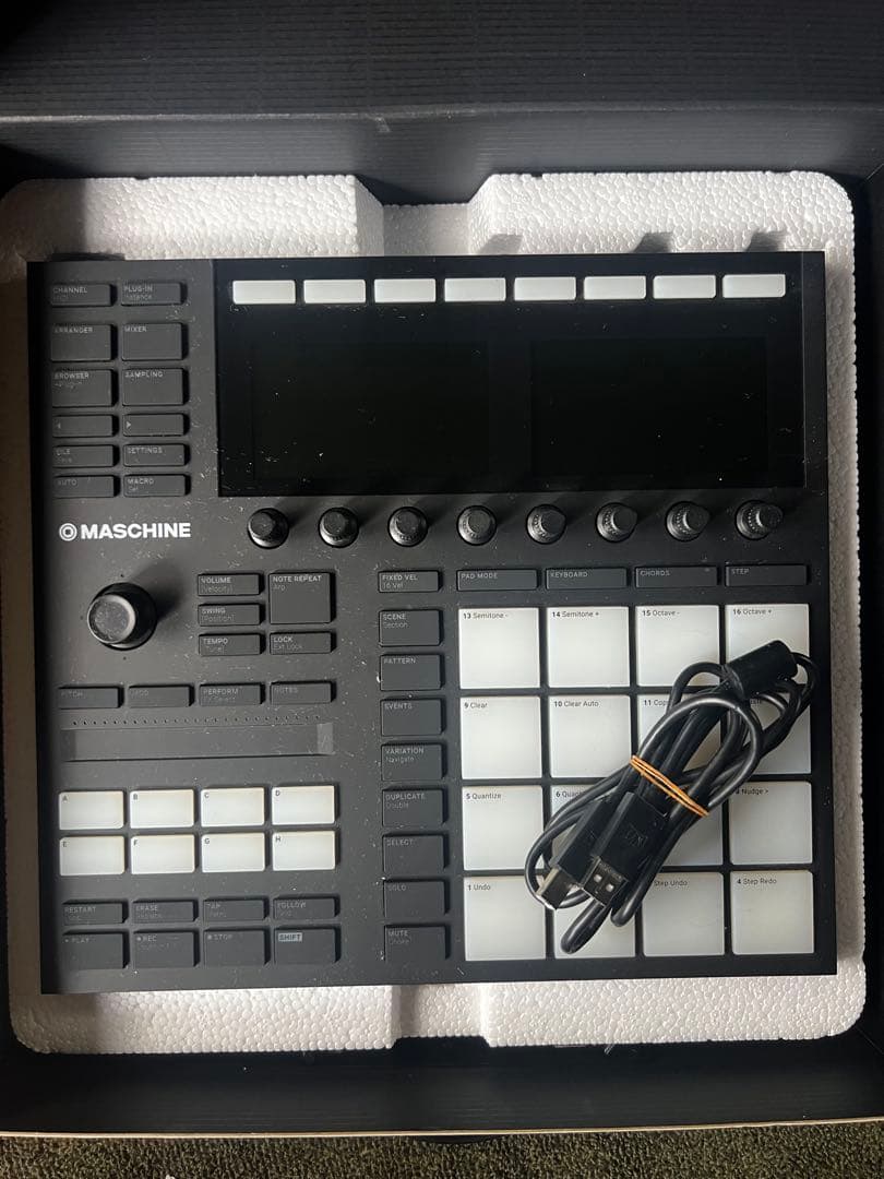 超美品MASCHINE MK3 ハードウェアシリアルID有り 検Roland