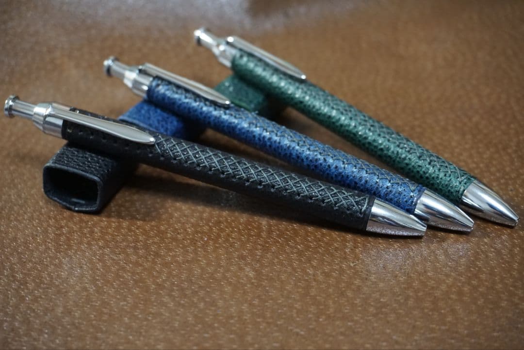 【セール】黒色　革軸ペン　消しゴムケースセット