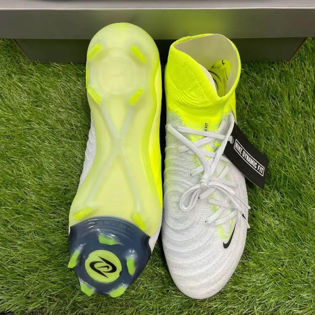 ナイキ　ファントムルナ2 エリート　FG 29cm