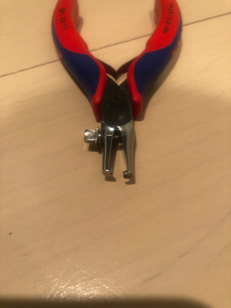 クニペックスのケーブルストリッパー