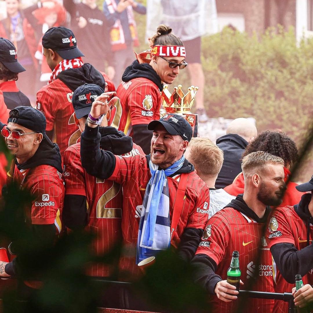 【正規品 新品】リバプール 24-25 優勝パレード時着用 日本M