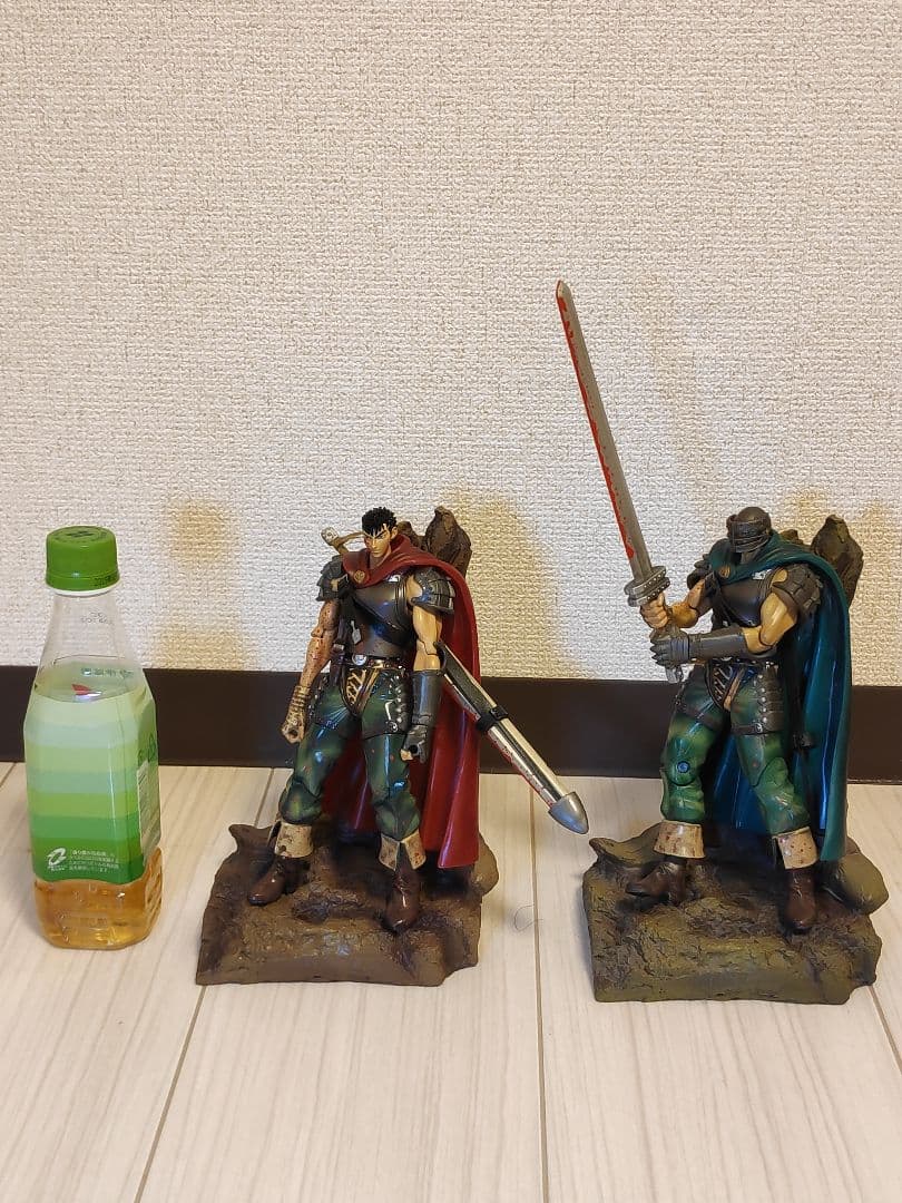 ベルセルク ガッツ フィギュア リミテッドエディション２体