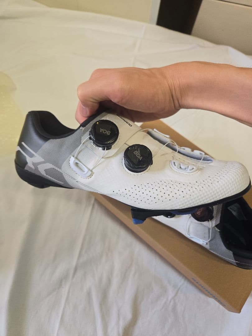 シマノ　ビンディングシューズ　SH-RC702