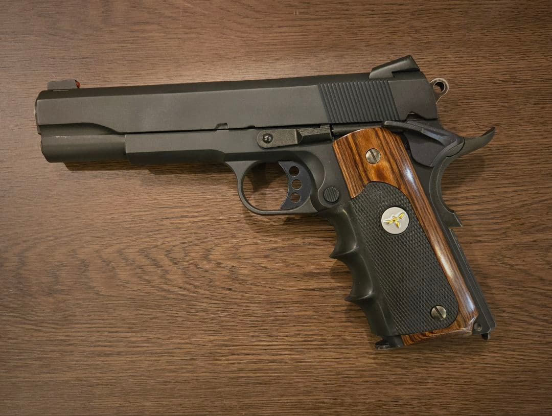 バイオハザード8 ヴィレッジ「 M1911 」東京マルイ MEUピストル