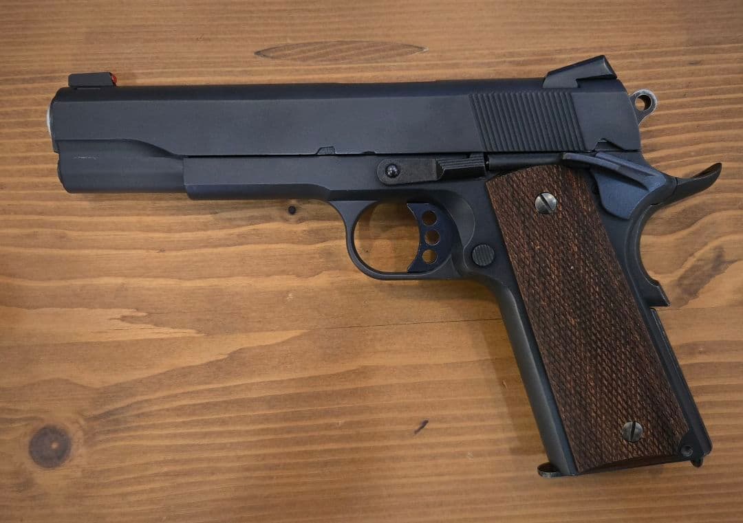 バイオハザード8 ヴィレッジ「 M1911 」東京マルイ MEUピストル