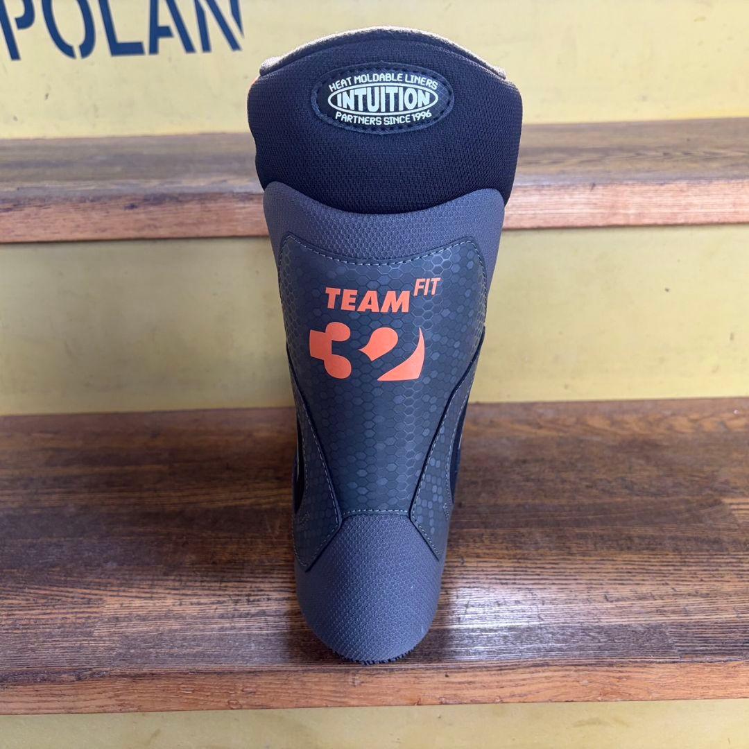 THIRTYTWO 2026 【LASHED】BLACK/GUM 26.5cm