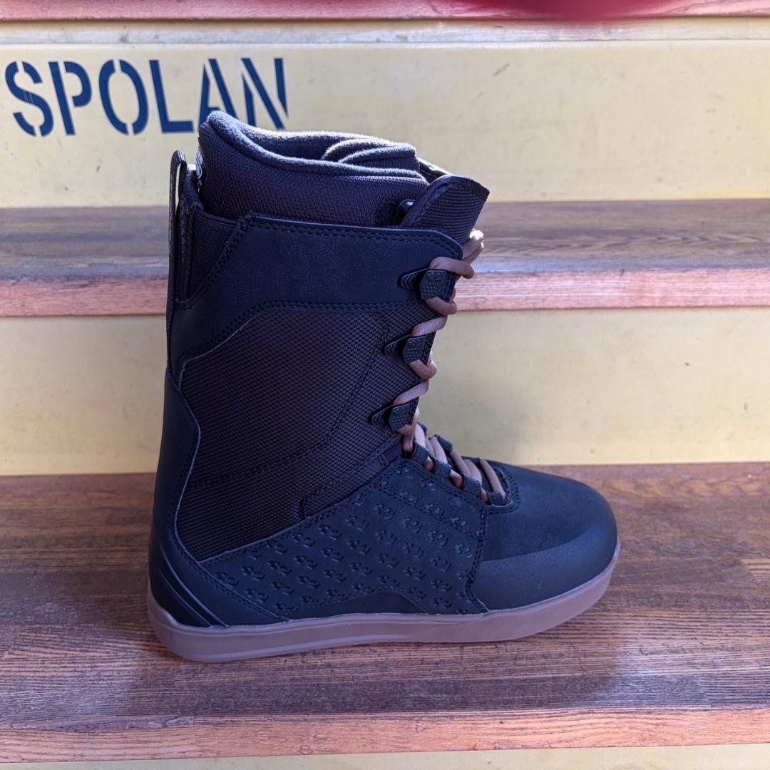 THIRTYTWO 2026 【LASHED】BLACK/GUM 26.5cm