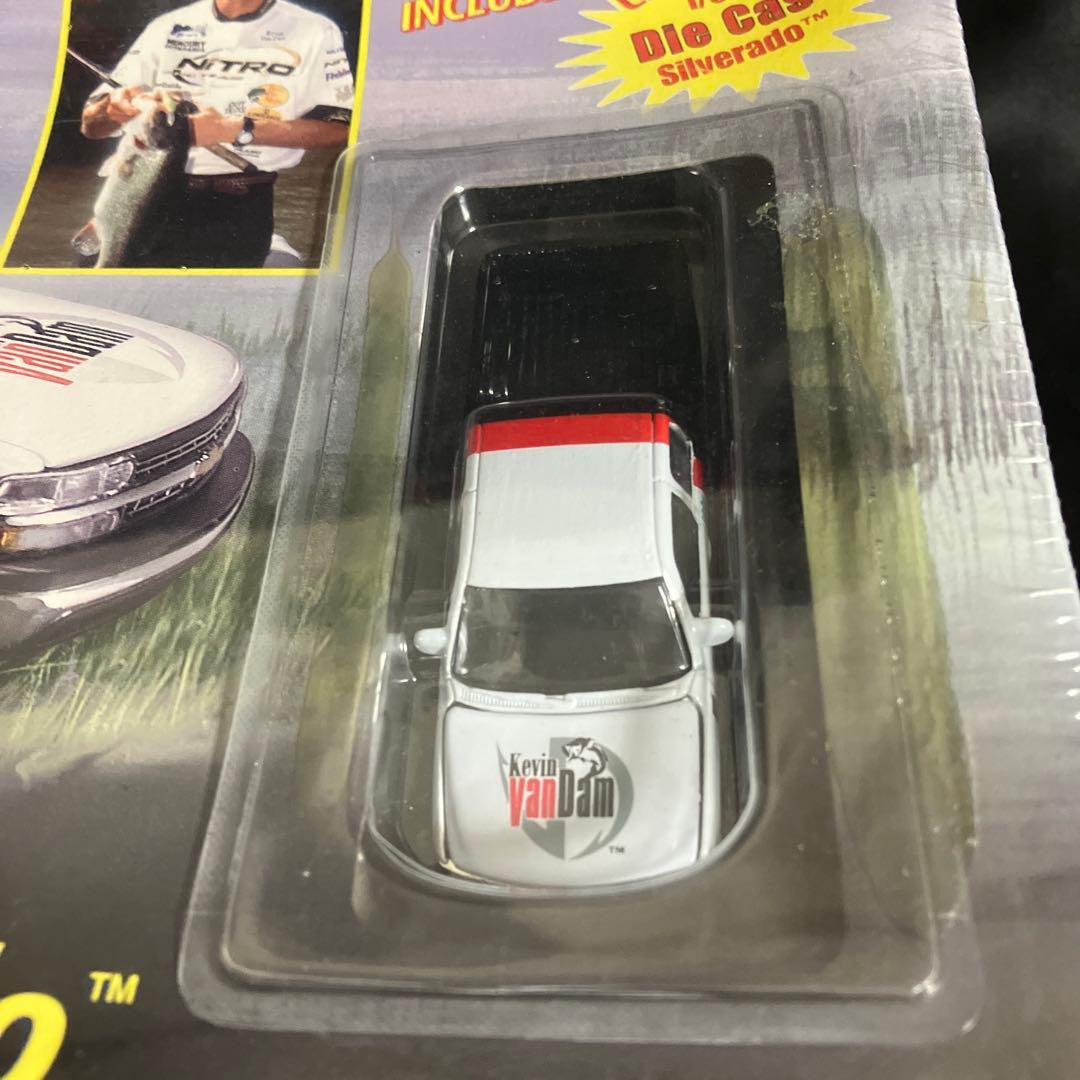 Kevin VanDam’s Chevy Silverado レベル　AMIGO